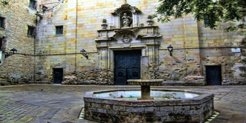 Barcelona: Private Gothic Quarter Tour With Flamenco Show - Exploring the Jewish Quarter