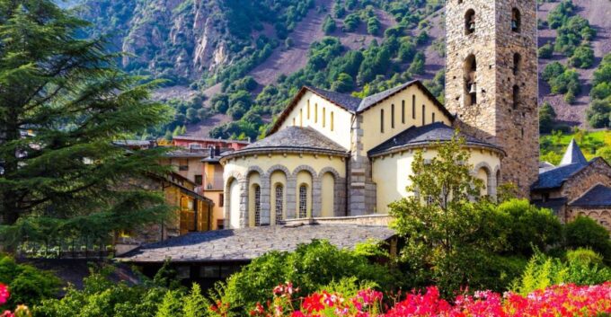 Barcelona: Private Guided Day Trip to Andorra With Pickup - Lunch and Photo Opportunities