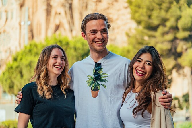 Barcelona : Private Photoshoot Outside Sagrada Familia - Tips for Your Photoshoot