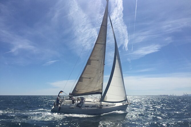 Barcelona Private Romantic Sailing Tour - Accessibility and Participation