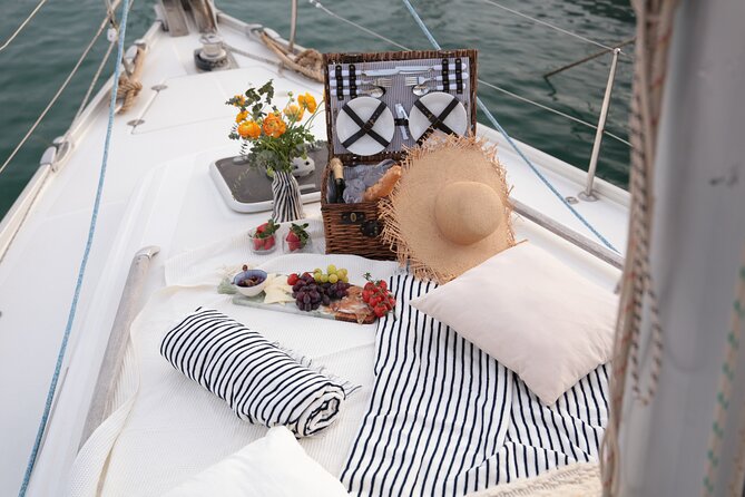 Barcelona Private Romantic Sailing Tour - Reviews
