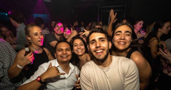 Barcelona: Pub Crawl With 1-Hour Open Bar and VIP Club Entry - Socializing With Fellow Crawlers