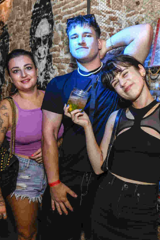 Barcelona: Pub Crawl With Optional Open Bar and VIP Entry - Meeting Point and Important Information