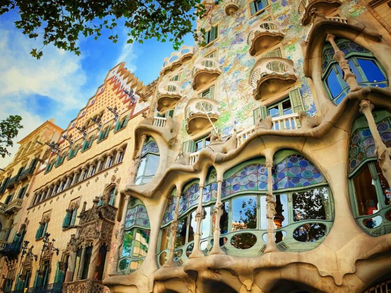 Barcelona: Ramblas, Gothic & Gaudí Districts Walking Tour - Break at Local Café