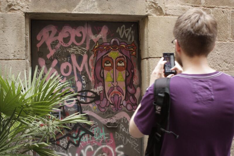 Barcelona: Raval Street Art and Graffiti Walking Tour - Tour Description