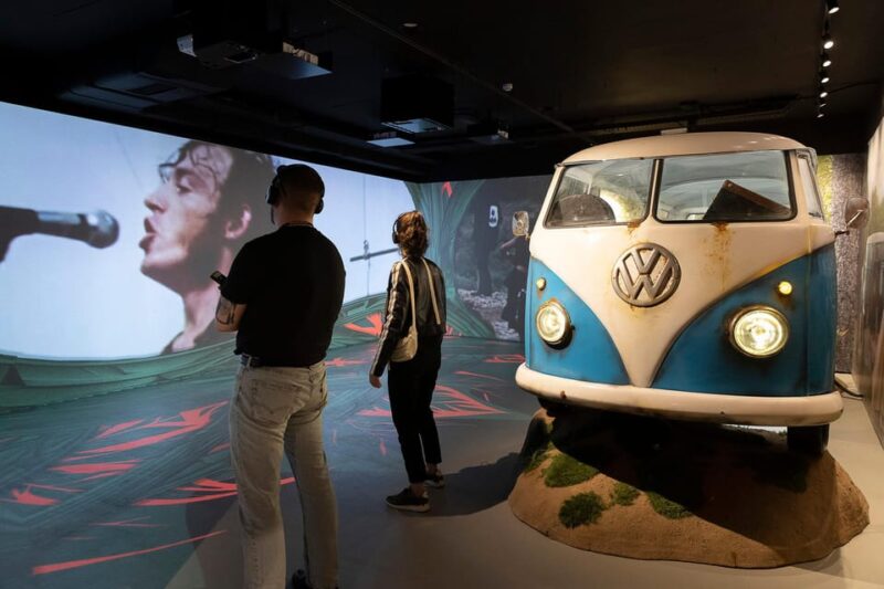 Barcelona: Rock Museum- Guitar Legends Hall - Key Points