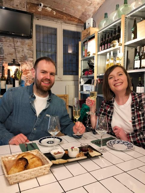 Barcelona: Roman Town + Wine + Cheese + Chocolate Tasting - Guided Tour of Medieval Quarter