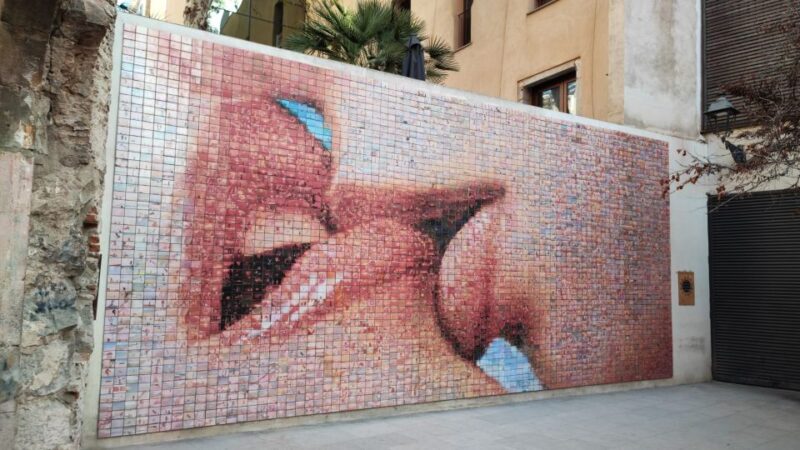 Barcelona Romantic Tour and Flamenco Show - Wandering Through Gothic Quarter