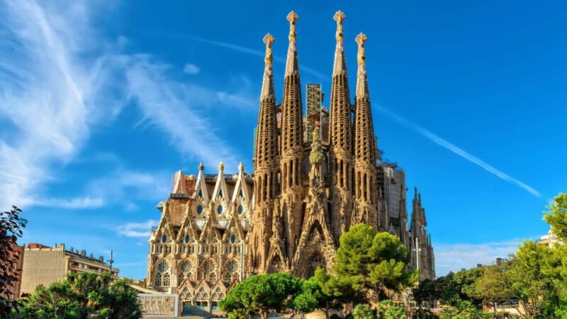 Barcelona: Sagrada Familia and City Tour With Hotel Pickup - Key Points