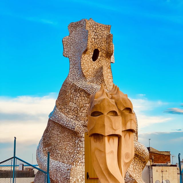 Barcelona: Sagrada Familia and Gaudi Houses Tour - Itinerary