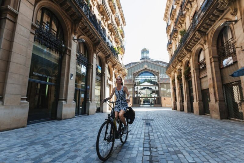 Barcelona: Sagrada Familia & City Sights Bike or E-Bike Tour - Key Stops