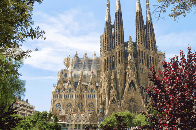 Barcelona: Sagrada Familia Gaudís Masterpiece Audio Guide - Preparing for Your Visit