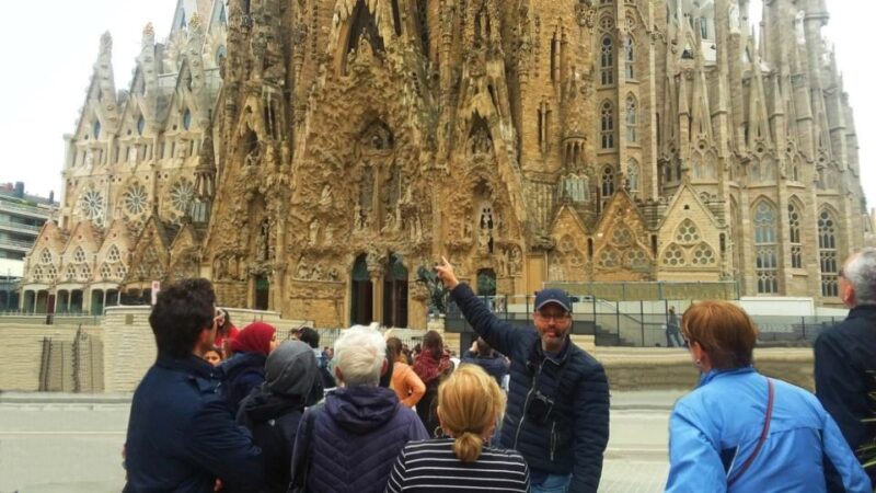 Barcelona & Sagrada Familia Half-Day Tour With Hotel Pickup - Important Information