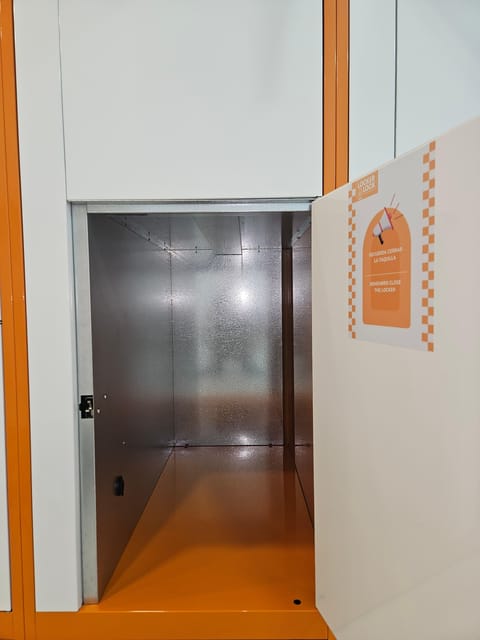 Barcelona Sagrada Familia: Luggage Storage 24H XXL Size 4 Min on Foot - Security Features