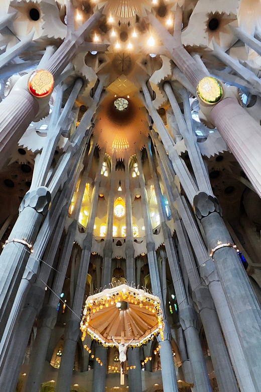 Barcelona: Sagrada Familia Skip the Line Guided Tour - Tour Experience
