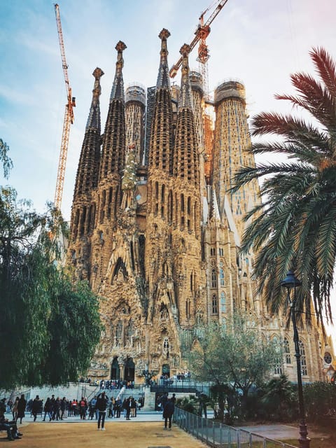Barcelona: Sagrada Familia Skip the Line Guided Tour - Skip-the-Line Access