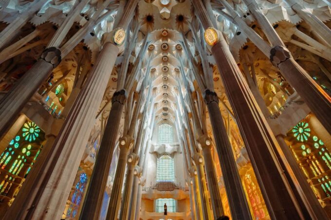 Barcelona: Sagrada Familia Skip-the-Line Guided Tour - Architecture and Design