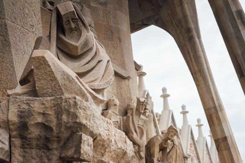 Barcelona: Sagrada Familia Skip-the-line Guided Tour - UNESCO World Heritage Exploration