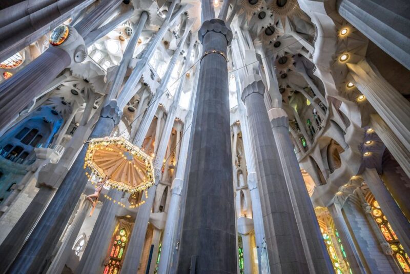 Barcelona: Sagrada Família Skip the Line Tour & Entry Ticket - Tour Experience