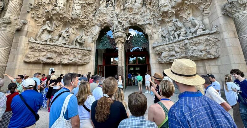 Barcelona: Sagrada Familia Small Group Tour & Skip the Line - Additional Information