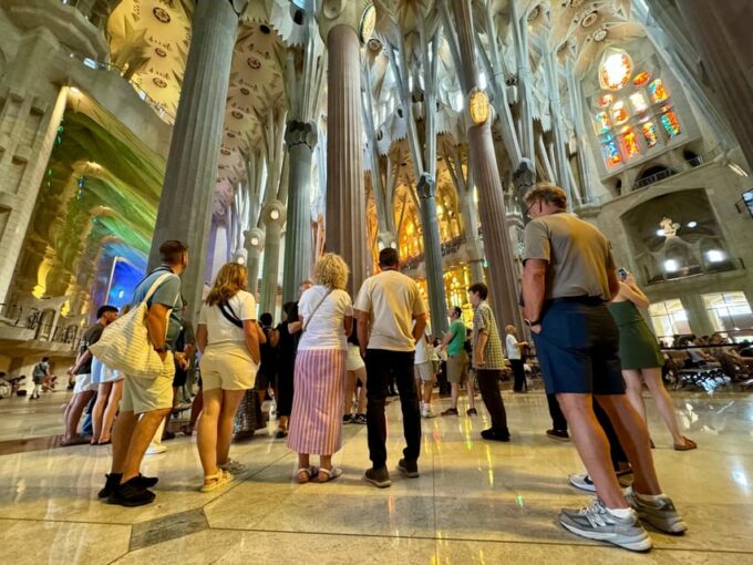 Barcelona: Sagrada Familia Small Group Tour & Skip the Line - Discovering Gaudís Visionary Design