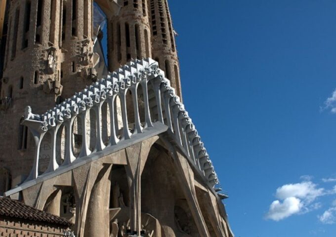 Barcelona: Sagrada Familia Tour of the Facades in English - Important Tour Information
