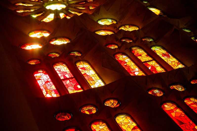Barcelona: Sagrada Familia Tour With Optional Extras - Key Points