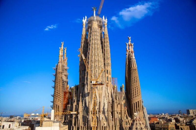 Barcelona: Sagrada Familia Tour With Optional Extras - Tour Experience