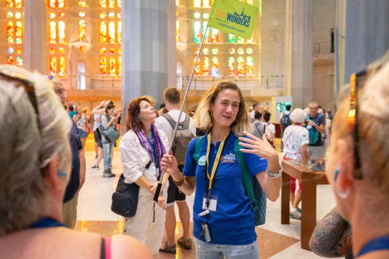 Barcelona: Sagrada Familia Tour With Skip-The-Line Access - Getting to the Meeting Point