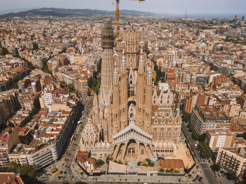 Barcelona: Sagrada Familia Tour With Skip-The-Line Access - Visitor Guidelines and Restrictions