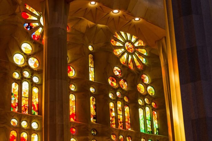 Barcelona: Sagrada Familia Tour With Tower Access Option - Exploring Catalan Modernist Architecture