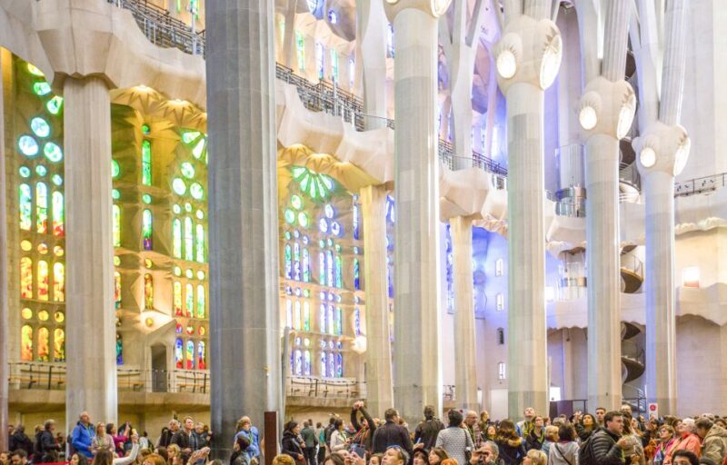 Barcelona: Sagrada Familia With Towers and Park Güell Tour - Parc Güell Highlights