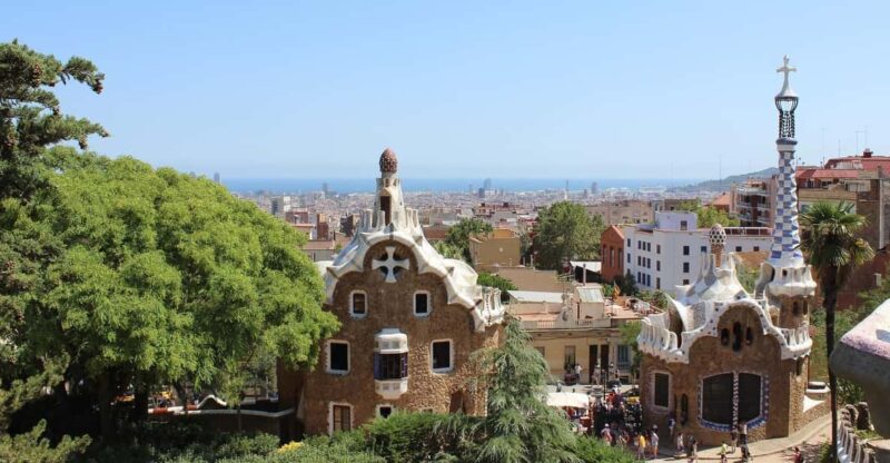 Barcelona: Sightseeing With Private Tour & Transportation - Vibrant Markets and Street Performances