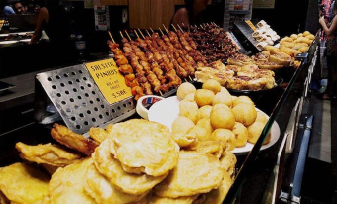 Barcelona: Street Food & Sightseeing Tour With Local Market - What to Bring