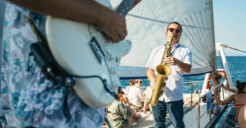 Barcelona: Sunset Catamaran Cruise With Live Music - Key Points