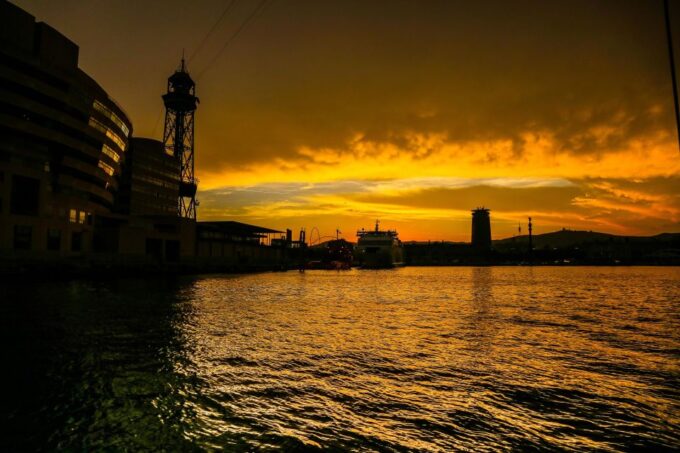 Barcelona: Sunset Sailing Tour With Tapas and Open Bar - Customer Reviews and Ratings