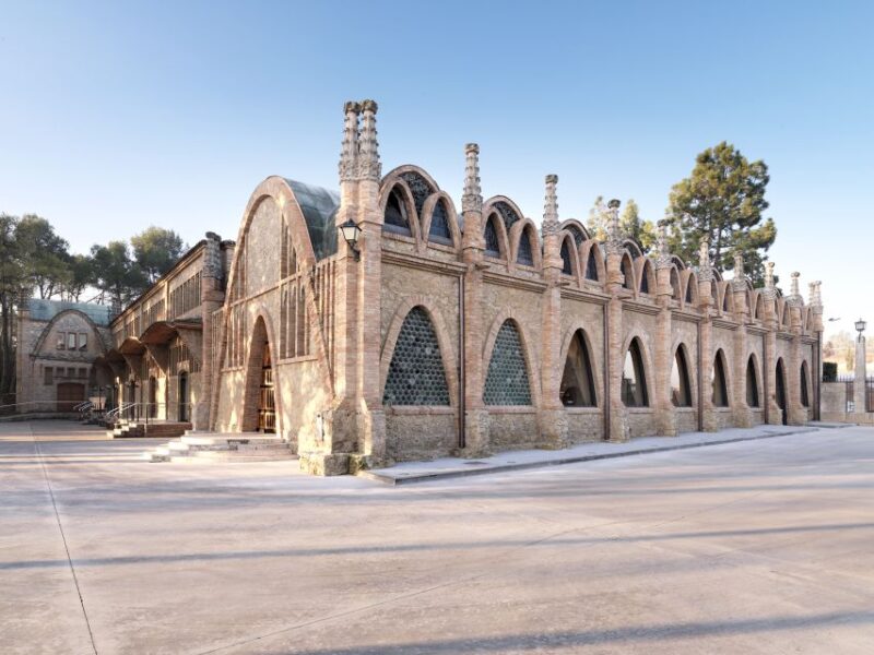 Barcelona: The Iconic Tour - Experience Highlights