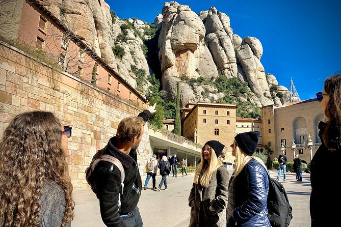 Barcelona to Montserrat: Guided Tour & Return Bus Transfers - Transportation and Accessibility
