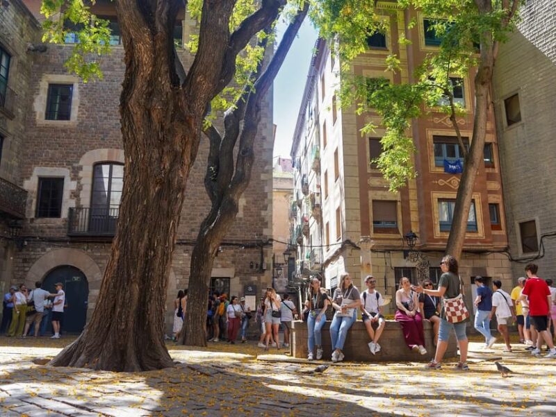 Barcelona Tour: Montjuic Cable Car & Gothic Walking Tour - Key Points