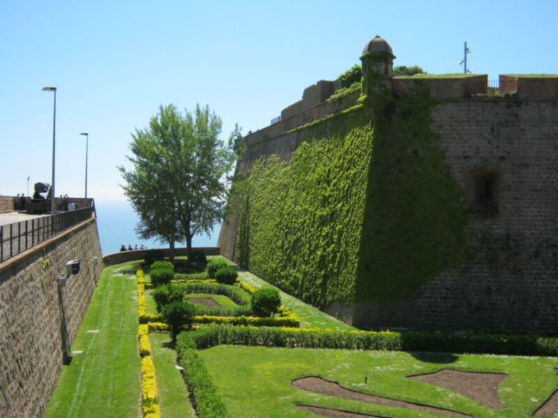 Barcelona Tour: Montjuic Cable Car & Gothic Walking Tour - Itinerary and Highlights