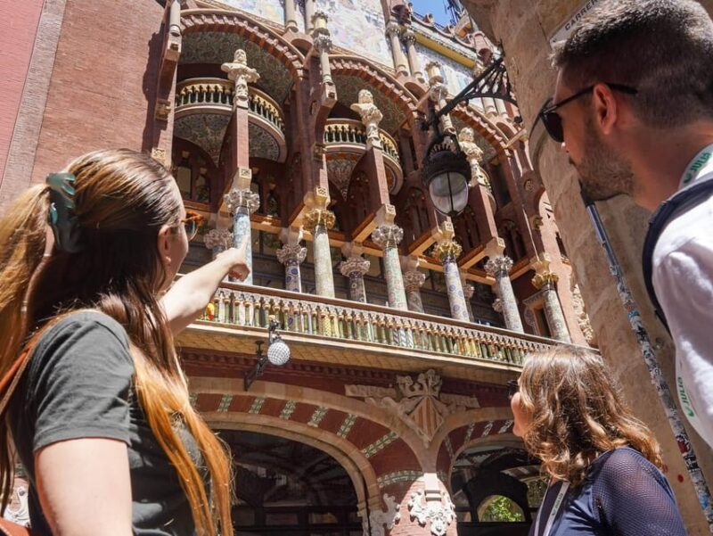 Barcelona Tour: Montjuic Cable Car & Gothic Walking Tour - Walking Tour: El Born and Gothic Quarter