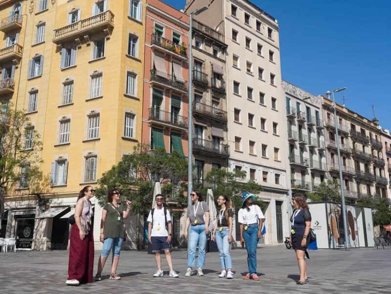 Barcelona Tour: Montjuic Cable Car & Gothic Walking Tour - Bus Tour: Scenic Views and Stops