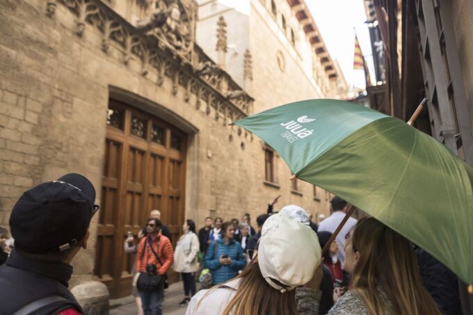 Barcelona Tour: Montjuic Cable Car & Gothic Walking Tour - Included Features