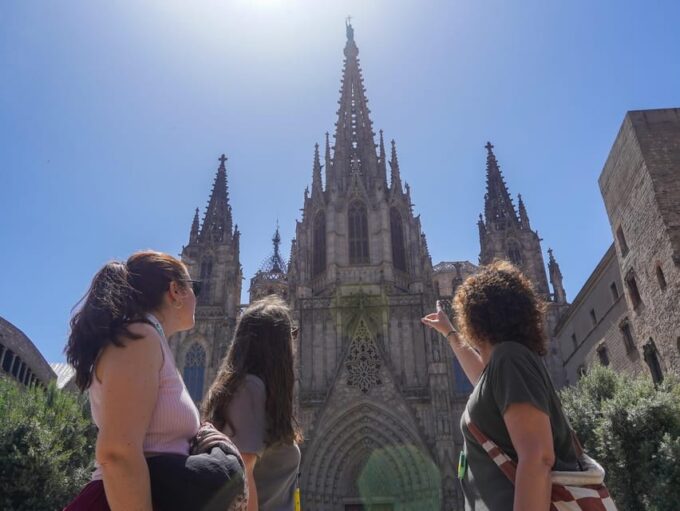 Barcelona Tour: Montjuic Cable Car & Gothic Walking Tour - FAQ