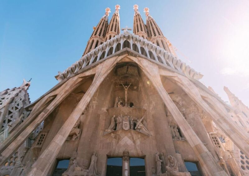 Barcelona Tour: Walking 2 Hours - Gaudí Tour Option