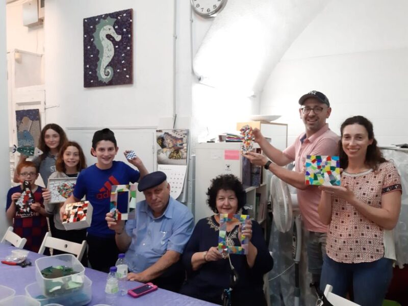 Barcelona: Trencadís Mosaic Class - Learn Gaudí's Technique - Materials and Tools Provided