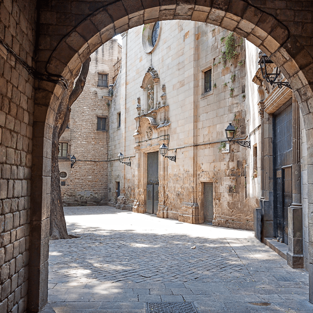 Barcelona: Walking Tour of the Gothic Quarter and Boat Ride - Visiting La Boqueria Market