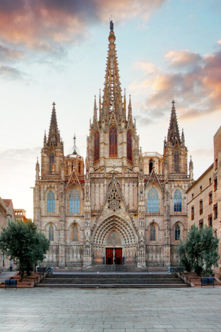 Barcelona: Walking Tour of the Gothic Quarter and Boat Ride - Frequently Asked Questions