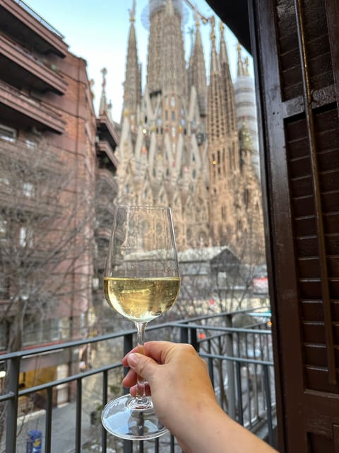 Barcelona: Wine Tasting With Views of the Sagrada Familia - Professional Photographs