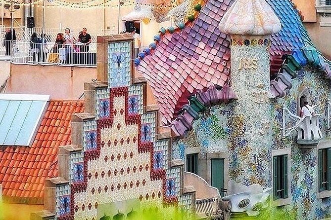 Barcelona With Private Guide : Gaudi & Sagrada Familia Skip the Line Entrance - Exploring Gaudis Architecture